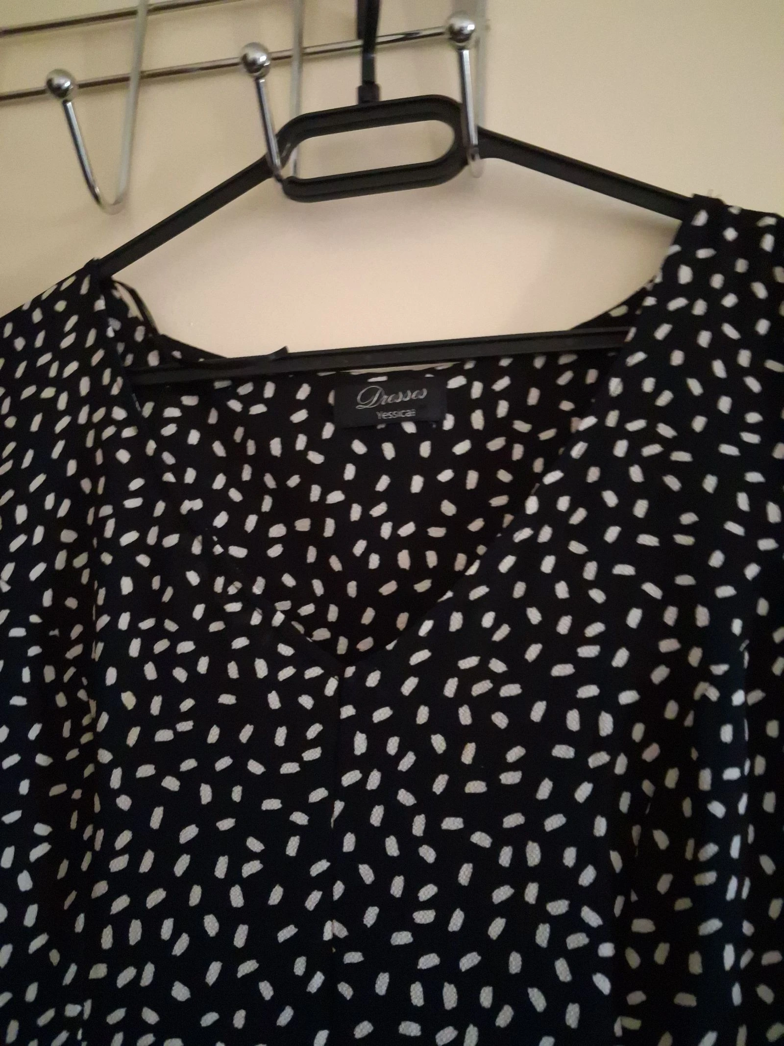 Beautiful fluid and lightweight dress C&A size 44 – photo 3